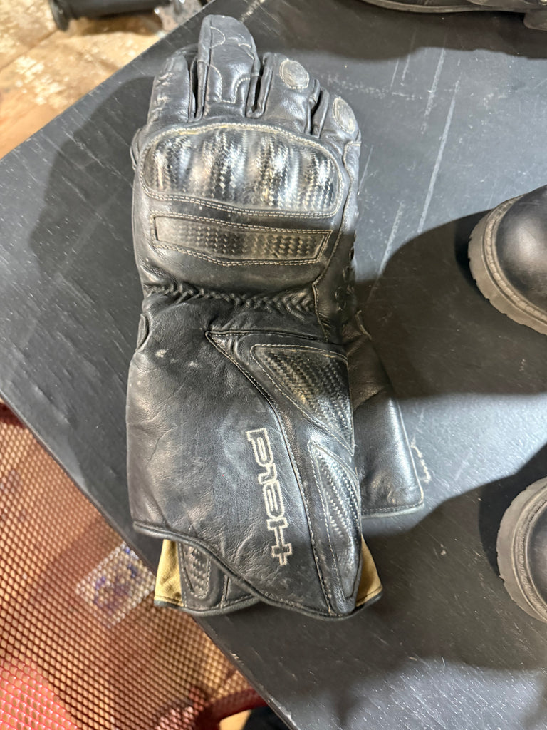 Held Gloves